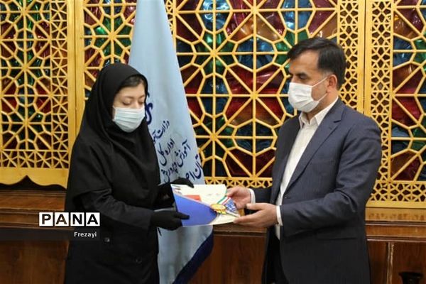 برگزاری نشست اعضای مجلس دانش‌آموزی استان اصفهان با مدیرکل آموزش و پرورش استان