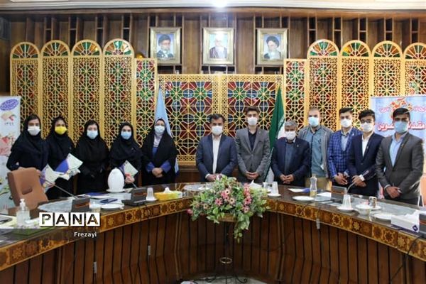 برگزاری نشست اعضای مجلس دانش‌آموزی استان اصفهان با مدیرکل آموزش و پرورش استان