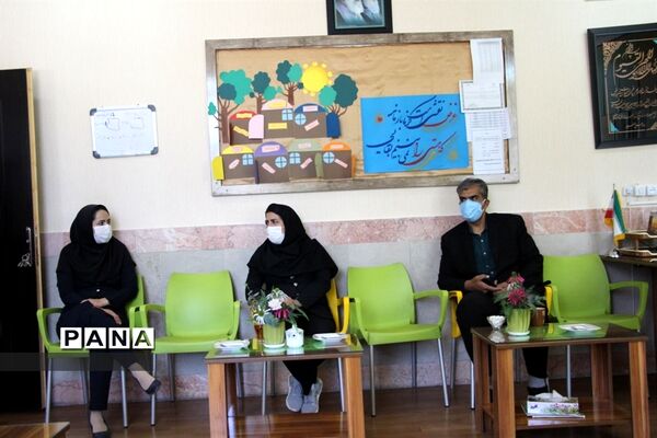 دیدار صمیمی مدیرسازمان دانش‌آموزی خراسان جنوبی با مدیر و معاونان دبستان علامه حلی