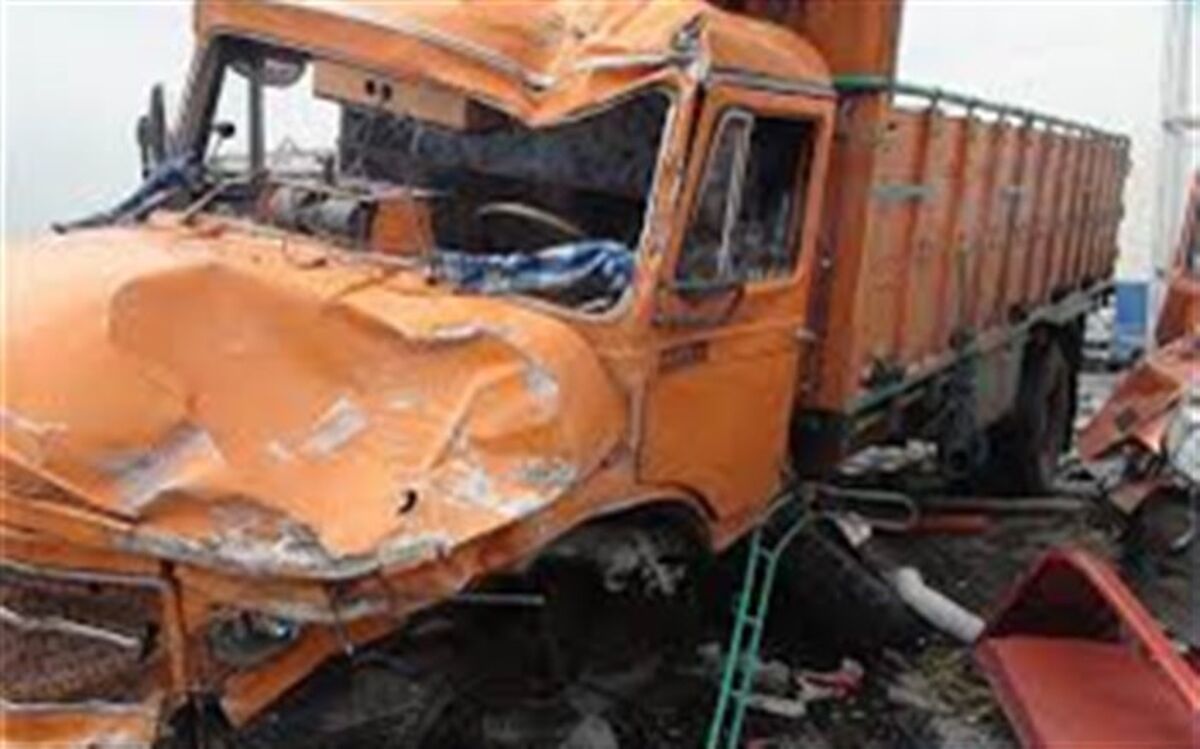 عدم توجه به جلو، جان راننده کامیون را گرفت