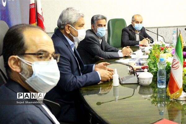 نشست مشترک مدیران کل آموزش و پرورش و کمیته امداد امام خمینی (ره) استان خوزستان
