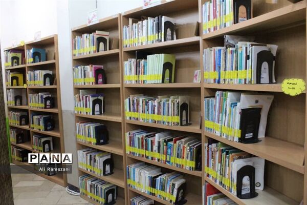 کتابخانه‌گردی در کتابخانه جمشید احمدی قائم‌سهر