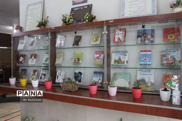 کتابخانه‌گردی در کتابخانه جمشید احمدی قائم‌سهر