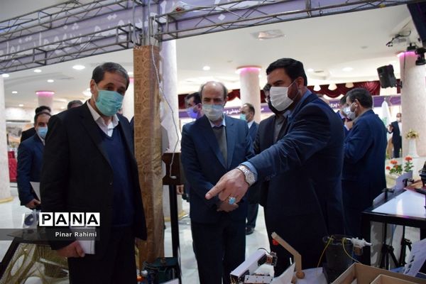 بازدید وزیر آموزش و پرورش از نمایشگاه دستاوردهای آذربایجان شرقی