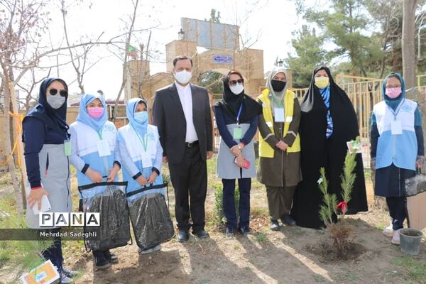 همایش استانی درختکاری توسط دانش آموزان ساعی در طرح ملی کوچ