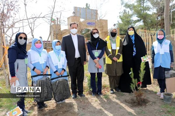 همایش استانی درختکاری توسط دانش آموزان ساعی در طرح ملی کوچ