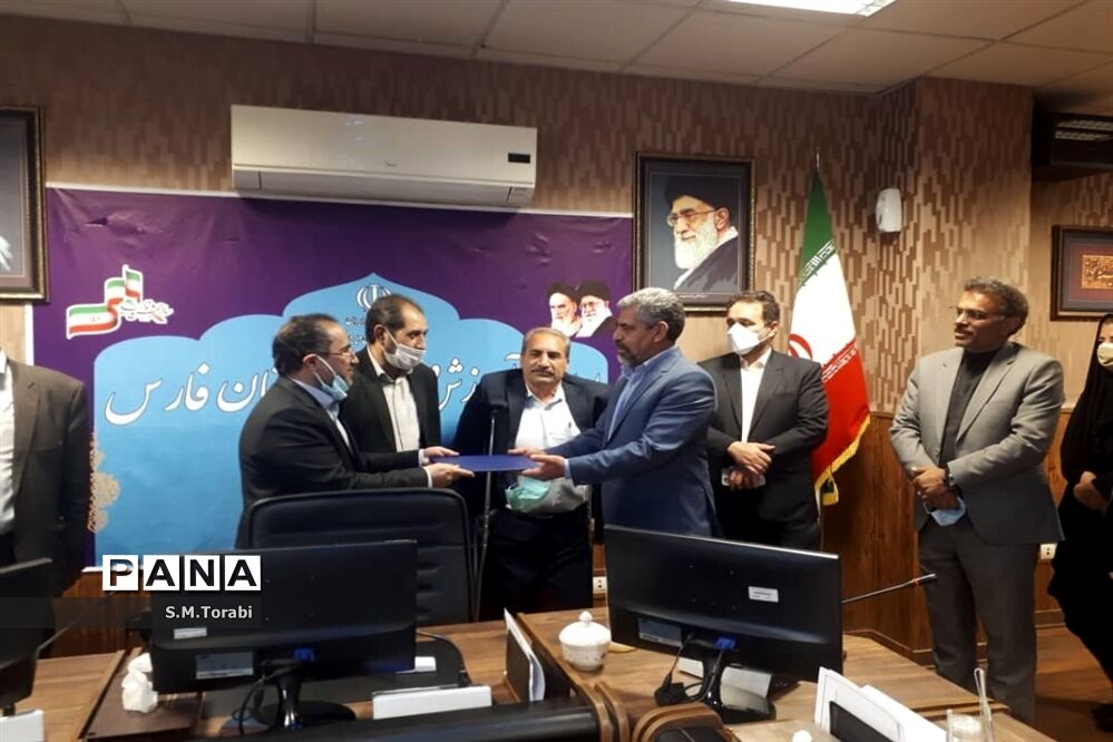 آیین تکریم و معارفه ذیحساب اداره کل آموزش و پرورش فارس