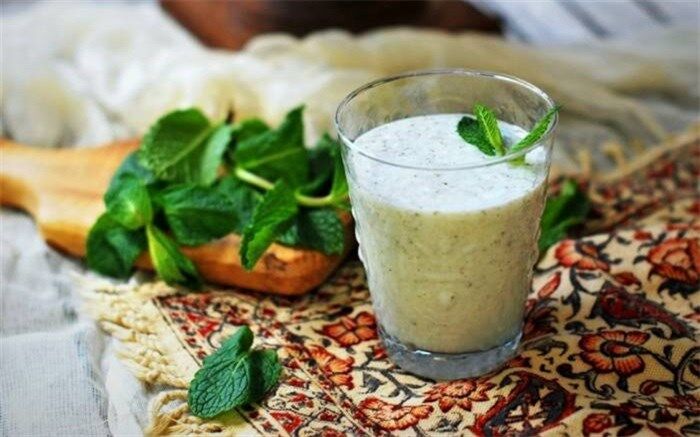 کدام دسته از خانم‌ها نباید دوغ بخورند؟