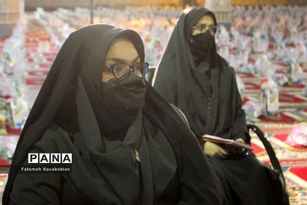 بسته‌بندی و توزیع ۱۵۰۰ بسته غذایی در مصلی ساری