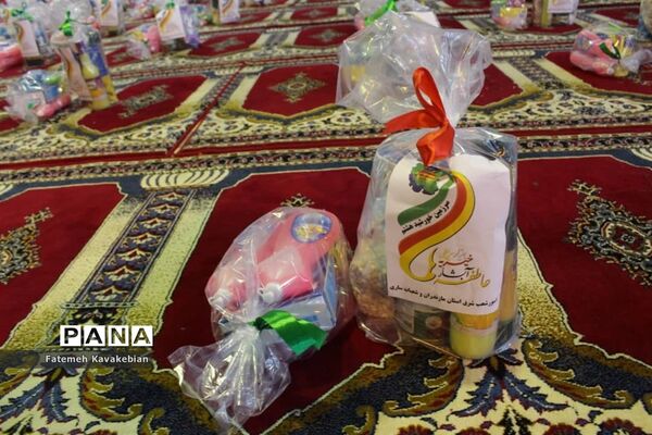 بسته‌بندی و توزیع ۱۵۰۰ بسته غذایی در مصلی ساری