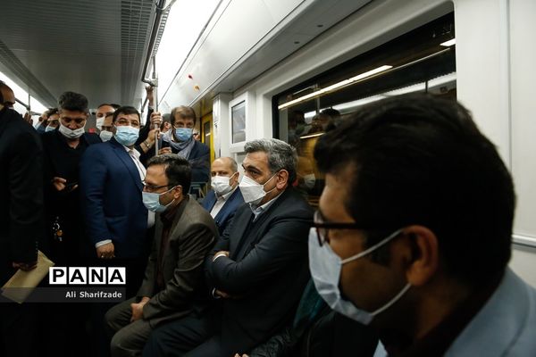 مراسم امضای تفاهم‌نامه بازسازی کامل ۳۱ رام قطار مترو تهران