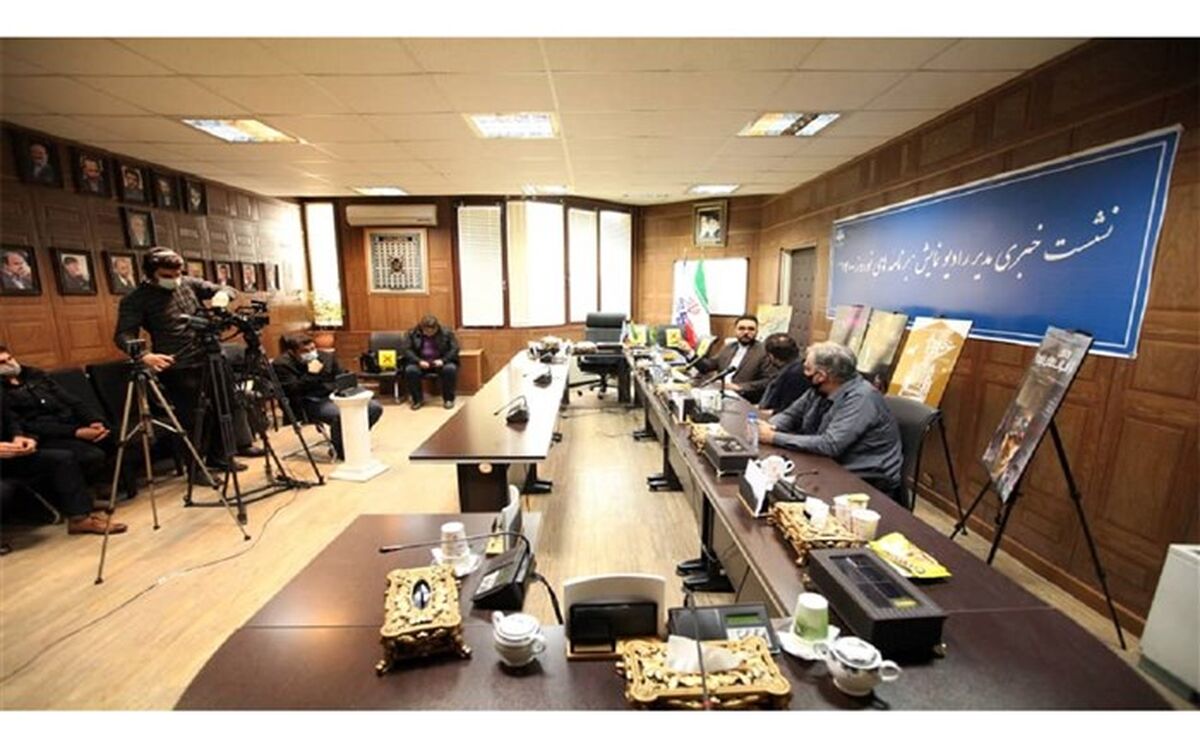 از طنز سیاسی تا صندلی داغ رادیویی