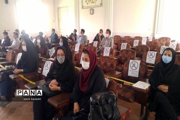 تجلیل از معلمان  و برگزیدگان آثار برتر جشنواره تولید محتوای الکترونیکی درس تربیت بدنی در داراب