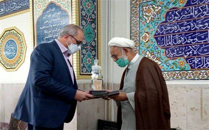 تقدیر از امام جماعت اداره آموزش و پرورش ناحیه یک ری