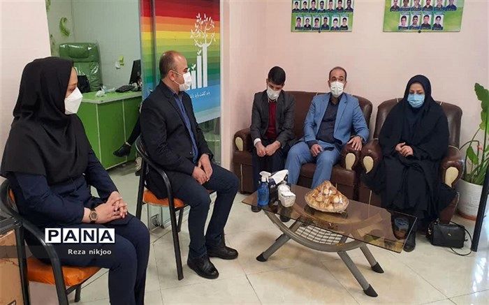 بازدیدمدیر آموزش و پرورش ناحیه یک بهارستان  از واحدهای آموزشی