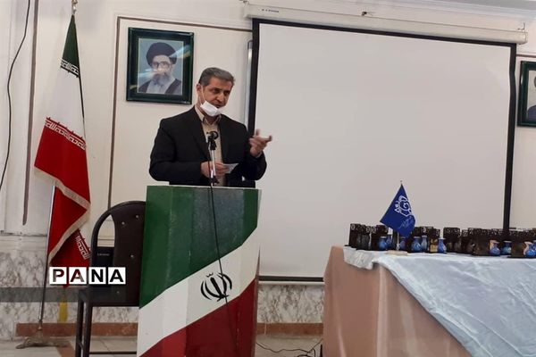 تجلیل از برگزیدگان جشنواره نانو