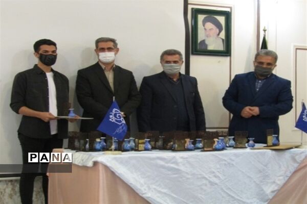 تجلیل از برگزیدگان جشنواره نانو