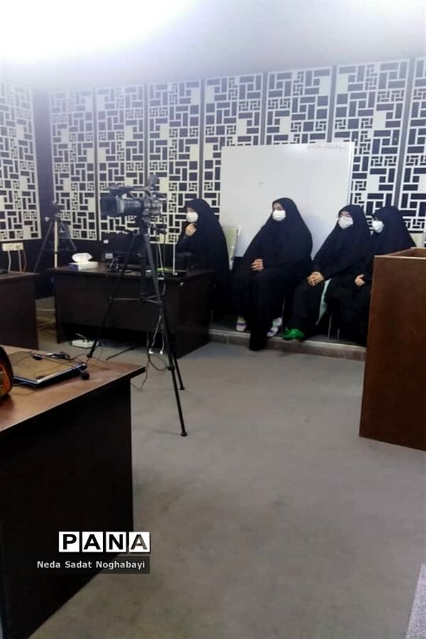 مناظره دانش آموزان مناطق 8 و 12 با موضوع حذف کنکور