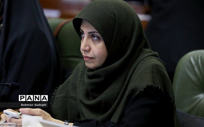 «الهام فخاری» در انتخابات شوراها ثبت‌نام کرد