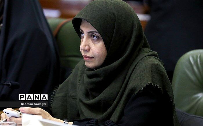 «الهام فخاری» در انتخابات شوراها ثبت‌نام کرد