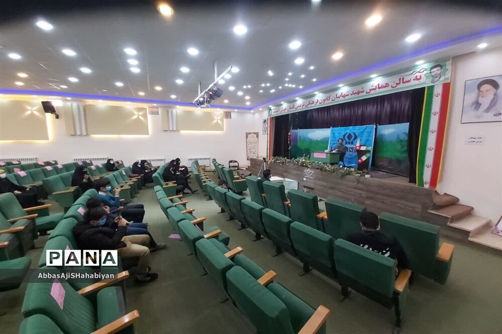 نشست خبری معاون پرورشی و تربیت بدنی کاشمر با خبرنگاران پانا