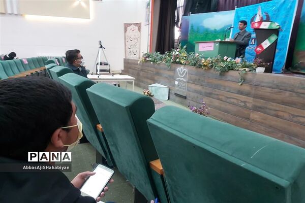 نشست خبری معاون پرورشی و تربیت بدنی کاشمر با خبرنگاران پانا