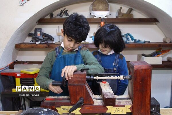 پارسا قاضی؛ کم‌سن‌ترین هنرمند شاخص بین‌المللی در رشته هنرهای سنتی چوبی