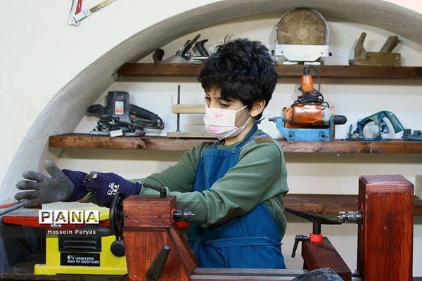 پارسا قاضی؛ کم‌سن‌ترین هنرمند شاخص بین‌المللی در رشته هنرهای سنتی چوبی