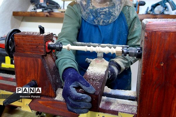 پارسا قاضی؛ کم‌سن‌ترین هنرمند شاخص بین‌المللی در رشته هنرهای سنتی چوبی