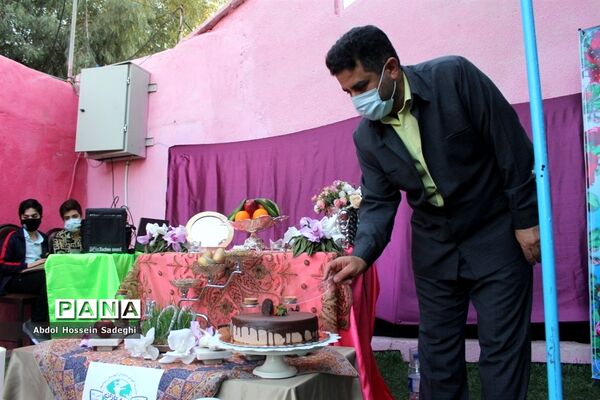 جشن عید روز در دبستان پیشتازان شهرستان بوشهر
