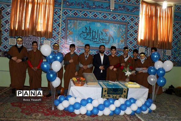 جشن تکلیف دانش‌آموزان پایه نهم دبیرستان پروفسور سمیعی شهریار