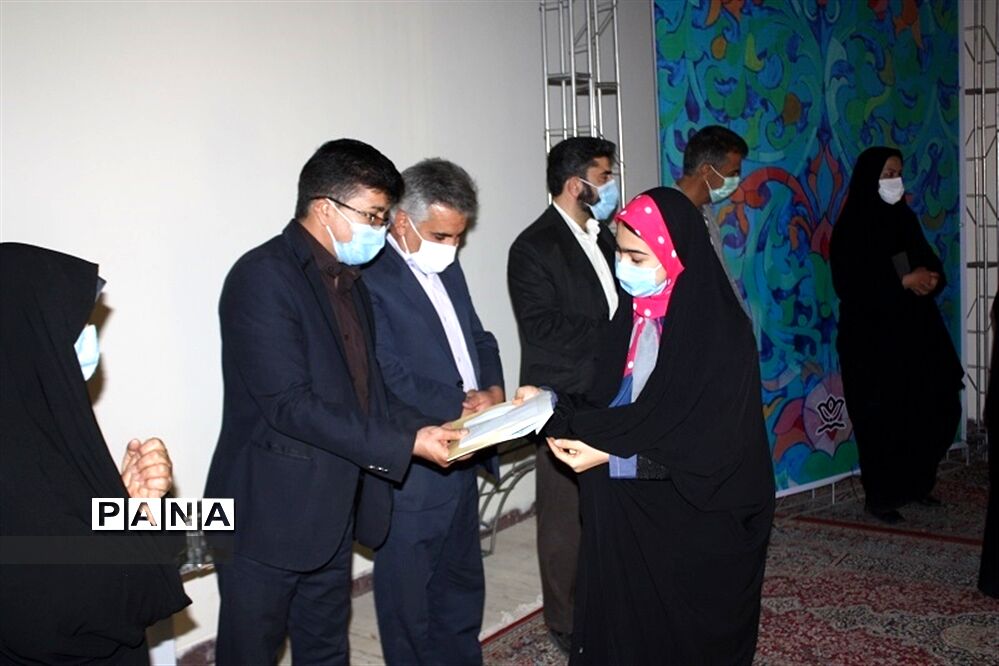 تقدیر از برگزیدگان مسابقات فرهنگی وهنری ابرکوه