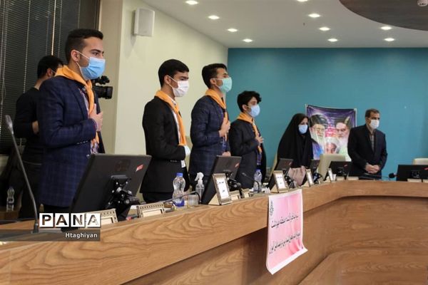 برگزاری مرحله نهایی مسابقه ملی مناظره دانش‌آموزی دراستان اصفهان