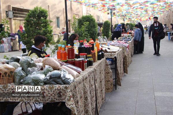 پیشواز کوچه مازاریهای یزد از بهار