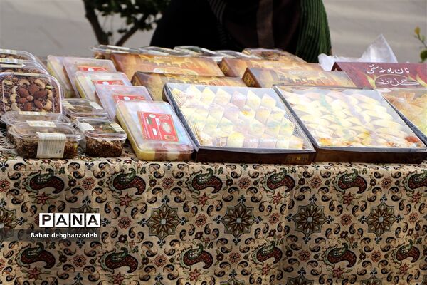 پیشواز کوچه مازاریهای یزد از بهار