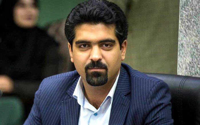 «سپنتا نیکنام» در انتخابات شورای شهر تهران ثبت‌نام کرد