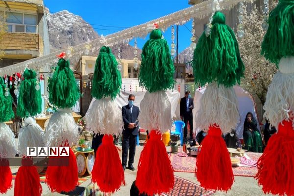 حضور رییس سازمان مدیریت بحران کشور در لحظه تحویل سال بین مردم زلزله زده سی سخت