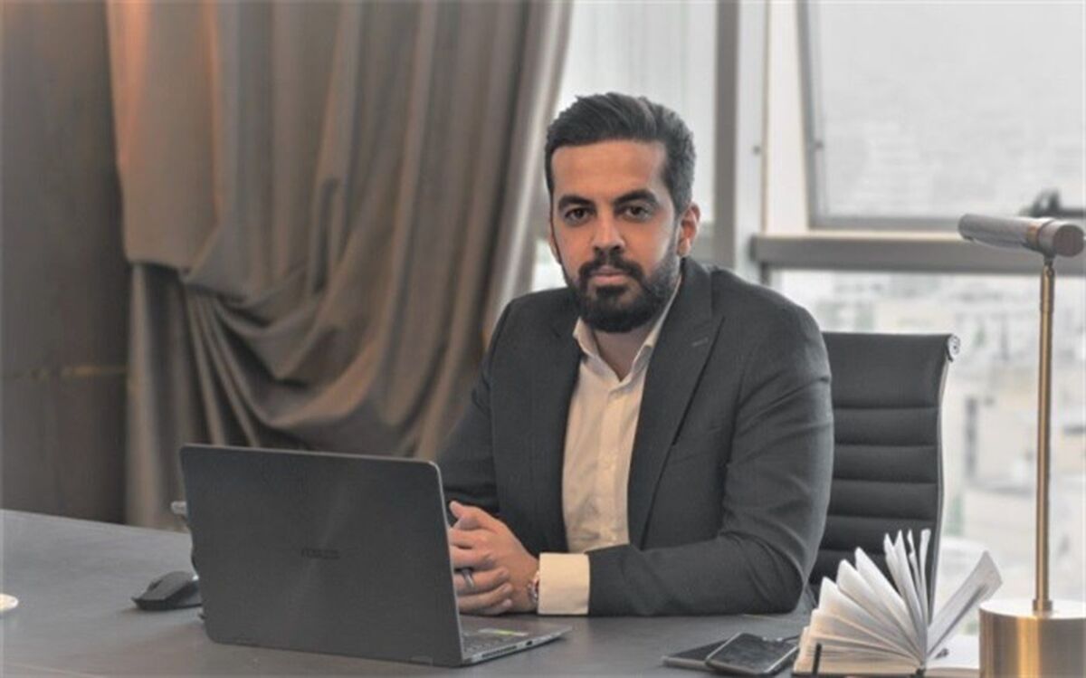 یک ایرانی اولین توییت تاریخ را خرید