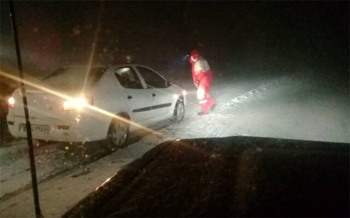 بارش برف و باران در محورهای شمالی