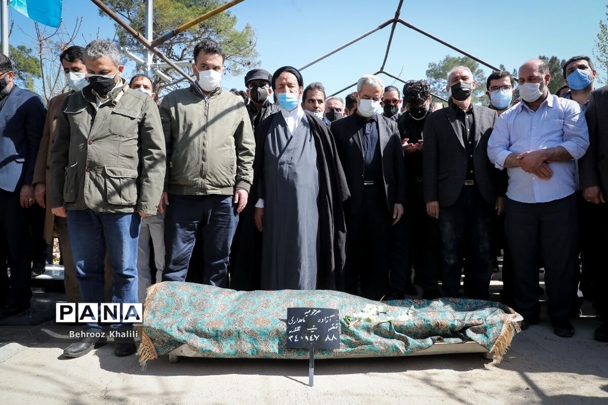پدر آزاده نامداری: جامعه پذیرای امثال آزاده نیست