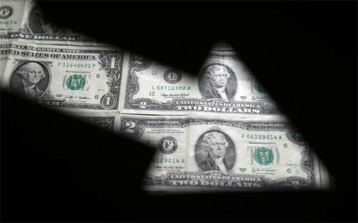 دلار عقب رفت