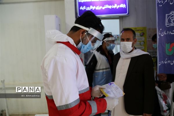 کنترل مسافران در مرز دوغارون