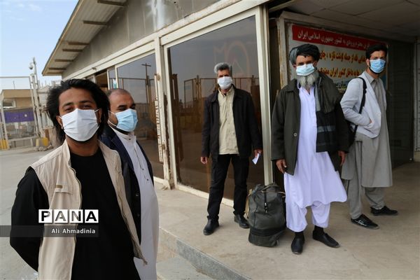 کنترل مسافران در مرز دوغارون