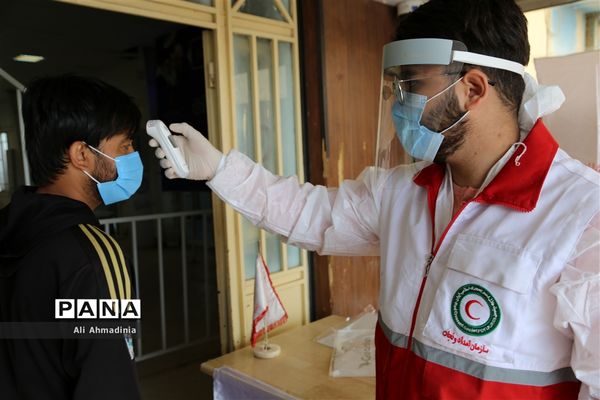 کنترل مسافران در مرز دوغارون