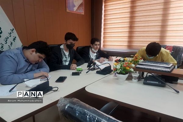 مناظره دانش‌آموزان منطقه ۲  با مناطق ۱۲ و ۱۷