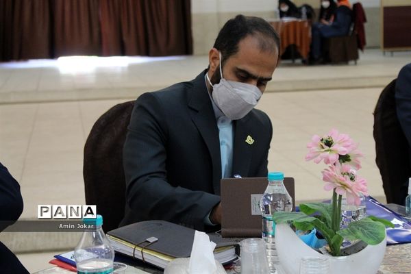 نشست سالانه قطبی مسئولان سازمان دانش آموزی استان فارس در شهرستان آباده