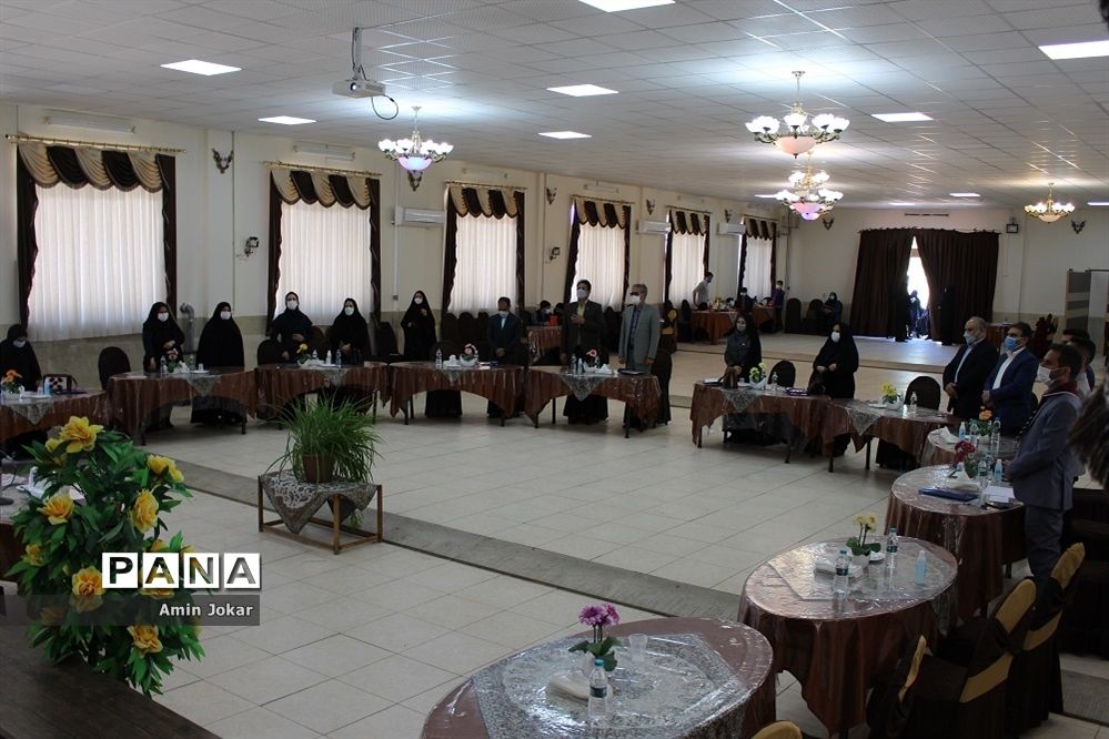 نشست سالانه قطبی مسئولان سازمان دانش آموزی استان فارس در شهرستان آباده