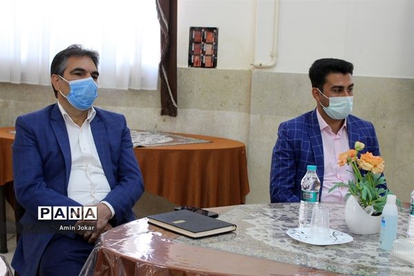 نشست سالانه قطبی مسئولان سازمان دانش آموزی استان فارس در شهرستان آباده