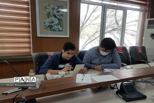 مناظره دانش آموزان منطقه ۲  با مناطق ۳ و ۸