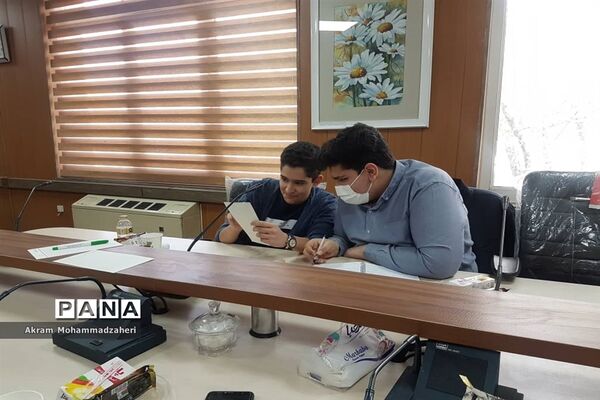 مناظره دانش آموزان منطقه ۲  با مناطق ۳ و ۸